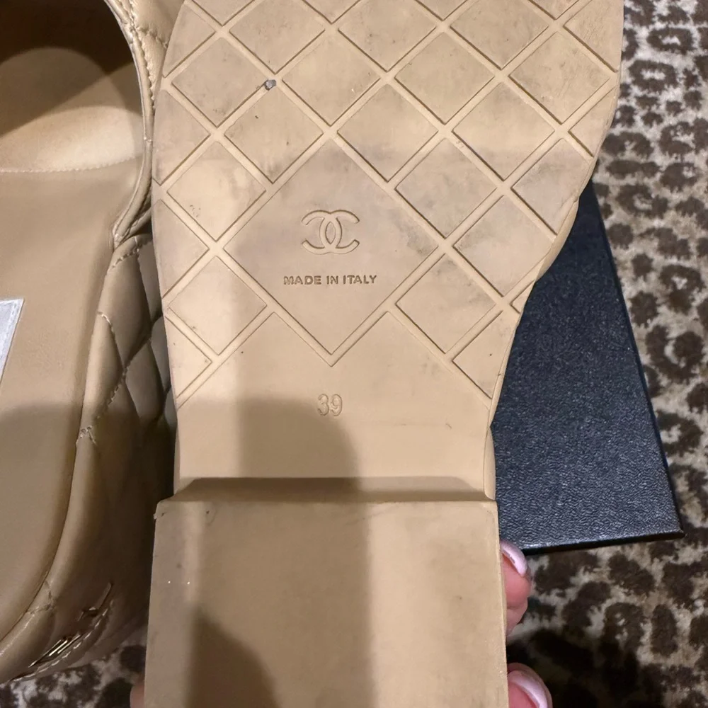 Chanel Tan Quilted Women's Sandals size 9 - Picture 8 of 10